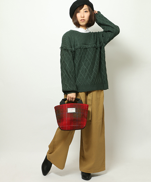 LBC（エルビーシー）の「40ボイルスタンドフリルネックブラウス             （シャツ/ブラウス・レディース・ブラウン/ホワイト/ブラック・LARGE/MEDIUM）」の13枚目の写真