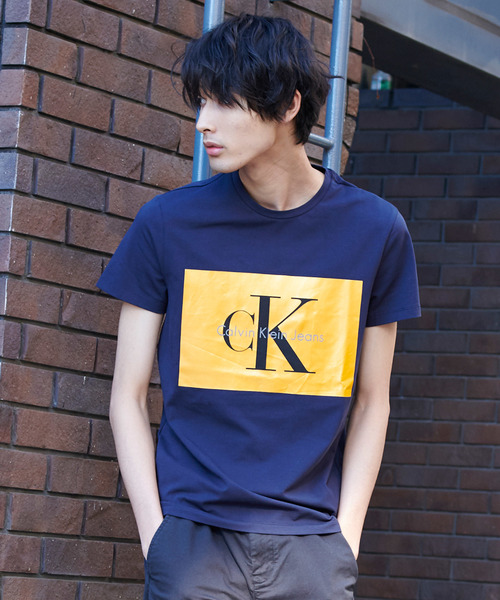Calvin Klein Jeans（カルヴァンクラインジーンズ）の「ボックスロゴショートスリーブTシャツ（Tシャツ/カットソー・メンズ・ホワイト/グレー/ブラック/ダークブルー・LARGE/MEDIUM/SMALL/X-LARGE/XX-LARGE）」の4枚目の写真
