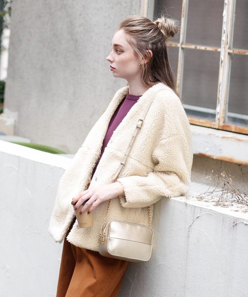 titivate（ティティベイト）の「ｵｰﾊﾞｰｻｲｽﾞﾎﾞｱｼﾞｬｹｯﾄ（ノーカラージャケット・レディース・アイボリー/ブラック/グレー/グレイッシュベージュ・S/M/L）」の2枚目の写真