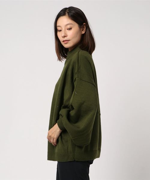 PUNYUS(プニュズ)の「バルーンスリーブニット(ニット/セーター・レディース・ブラック/オフホワイト/カーキ/マスタード/ワイン・1/2/4/3)」の6枚目の写真