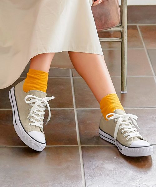 KOBE LETTUCE（コウベレタス）の「ローカットベーシックキャンバススニーカー（スニーカー・レディース・ブラック/オフホワイト/アイボリー/ブラック×ブラック/ワイン/グレイッシュベージュ/オレンジ・LL/S/M/L）」の6枚目の写真