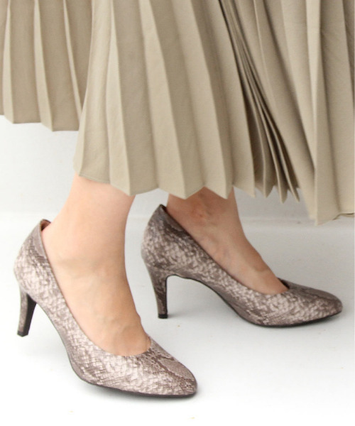 RANDA(ランダ)の「ストレスフリー/走れる美脚パンプス(パンプス・レディース・ライトグレー/ネイビー/ピンク/イエロー/ブルー/ブラック系その他/ベージュ系その他/ブラック系その他2/ブラック系その他3/ベージュ系その他2/ベージュ系その他3/ベージュ系その他4/ベージュ系その他5/グレー/プラム/マスタード/その他/オレンジ/カーキ/シルバー系その他/シルバー・24/25/26/21/22.5/23.5/23/25.5/24.5/20.5/21.5/22)」の21枚目の写真