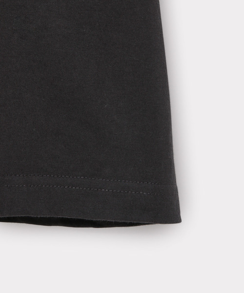 ADAM ET ROPE'（アダムエロペ）の「【Dennis Morris × ADAM ET ROPE'】PHOTO T-shirt（Tシャツ/カットソー・メンズ・ホワイト/ブラック系その他/ブラック/ホワイト系その他・M/LL/L）」の6枚目の写真