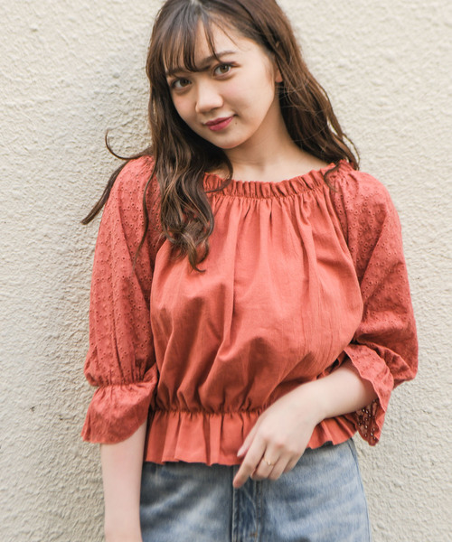 apres jour（アプレジュール）の「袖コットンレースブラウス【ZOZOTOWN限定アイテム】（シャツ/ブラウス・レディース・オフホワイト/サックスブルー/ピンクベージュ/オレンジ系その他・フリー）」の4枚目の写真