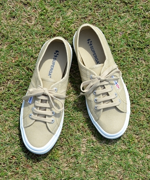 SHIPS for women（シップスフォーウィメン）の「SUPERGA: CANVAS SNEAKER（2750）（スニーカー・レディース・オフホワイト/ブラック/ブルー/ネイビー/カーキ/イエロー・38/36/37/39/35）」の3枚目の写真
