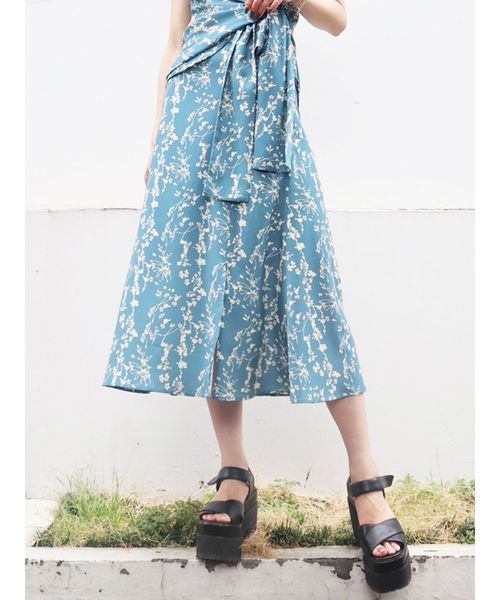 EMODA(エモダ)の「【EMODA×佐藤晴美】リラックスヘムフレアスカート(スカート・レディース・グレー/ブラック/その他・SMALL/MEDIUM)」の3枚目の写真