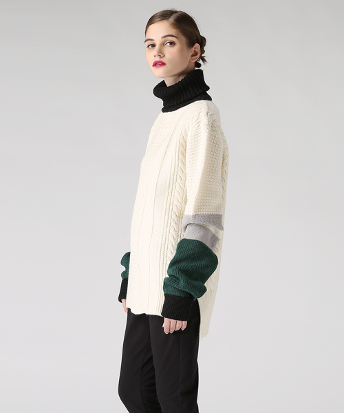 mame(マメ)の「KNIT(ニット/セーター・レディース・ホワイト/ブルー・1)」の6枚目の写真