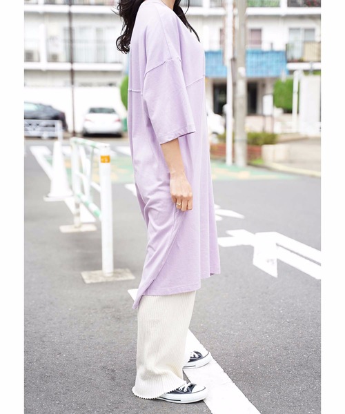 CONVERSE（コンバース）の「【CONVERSE/コンバース】切替Ｔワンピース　ワンポイント　サイドスリット入り ビッグシルエット（ワンピース・レディース・オフホワイト/ラベンダー/ブラック・MEDIUM/LARGE）」の15枚目の写真
