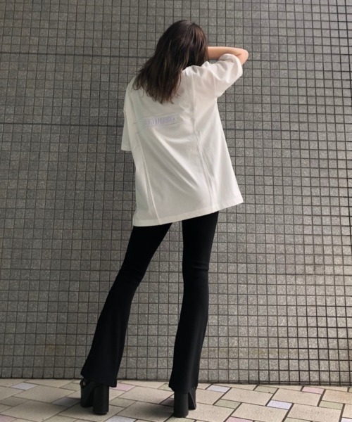 ENVYM（アンビー）の「サイドスウィッチングビッグＴ（Tシャツ/カットソー・レディース・グリーン/ブラック/ホワイト/グレー・FREE）」の20枚目の写真