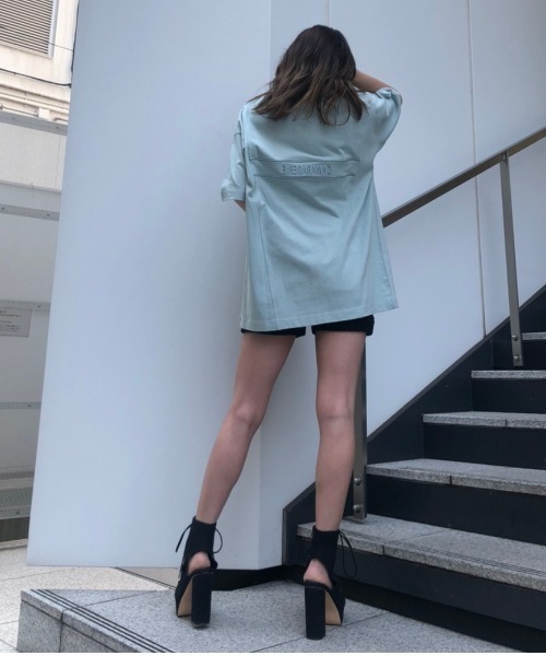 ENVYM（アンビー）の「サイドスウィッチングビッグＴ（Tシャツ/カットソー・レディース・グリーン/ブラック/ホワイト/グレー・FREE）」の11枚目の写真