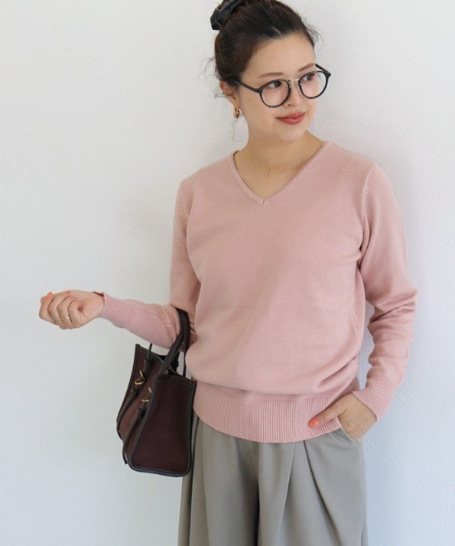 Pierrot(ピエロ)の「ネックが選べるプレミアムカシミヤタッチニット(ニット/セーター・レディース・ブラック/ベージュ/ブラウン/イエロー/オレンジ/ブルー/アイボリー/オートミール/ホワイト系その他/ブラック系その他/ブラウン系その他/ベージュ系その他/ブルー系その他/イエロー系その他/ピンク系その他/オレンジ系その他/ライトピンク/グレイッシュベージュ/ベージュ系その他2/ベージュ系その他3/ラベンダー/パープル系その他/ピンク系その他2/グレー系その他/ブルー系その他2/グリーン系その他2/ピンク/ライトグレー/ブルー系その他3/グリーン系その他/ブルー系その他5/ブルー系その他4/ミント/グリーン系その他3/レンガ/ブルー系その他6/ロイヤルブルー/ピンク系その他4/レッド系その他/ピンク系その他3/グリーン系その他4/ピンク系その他6/グリーン系その他5/ベージュ系その他4/ピンク系その他5/ネイビー/インディゴブルー/ブラウン系その他3/ブラウン系その他2/ブルー系その他7/ネイビー系/ブルー系/ライトブルー/チャコール/ブルー系1/グレー系その他2/ブルー系2/ピンク系2/ピンク系1/グリーン系/ピンク系4/ピンク系3/モカ/ブラウン系/グリーン系1/ベージュ系その他5/ベージュ系その他6・S/M/L/3L/LL)」の1枚目の写真