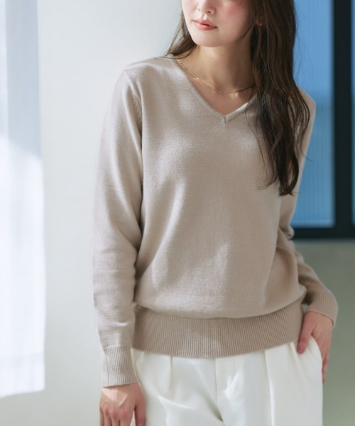 Pierrot（ピエロ）の「ネックが選べるプレミアムカシミヤタッチニット（ニット/セーター・レディース・ブラック/ベージュ/ブラウン/イエロー/オレンジ/ブルー/アイボリー/オートミール/ホワイト系その他/ブラック系その他/ブラウン系その他/ベージュ系その他/ブルー系その他/イエロー系その他/ピンク系その他/オレンジ系その他/ライトピンク/グレイッシュベージュ/ベージュ系その他2/ベージュ系その他3/ラベンダー/パープル系その他/ピンク系その他2/グレー系その他/ブルー系その他2/グリーン系その他2/ピンク/ライトグレー/ブルー系その他3/グリーン系その他/ブルー系その他5/ブルー系その他4/ミント/グリーン系その他3/レンガ/ブルー系その他6/ロイヤルブルー/ピンク系その他4/レッド系その他/ピンク系その他3/グリーン系その他4/ピンク系その他6/グリーン系その他5/ベージュ系その他4/ピンク系その他5/ネイビー/インディゴブルー/ブラウン系その他3/ブラウン系その他2/ブルー系その他7/ネイビー系/ブルー系/ライトブルー/チャコール/ブルー系1/グレー系その他2/ブルー系2/ピンク系2/ピンク系1/グリーン系/ピンク系4/ピンク系3/モカ/ブラウン系/グリーン系1/ベージュ系その他5/ベージュ系その他6・S/M/L/3L/LL）」の22枚目の写真