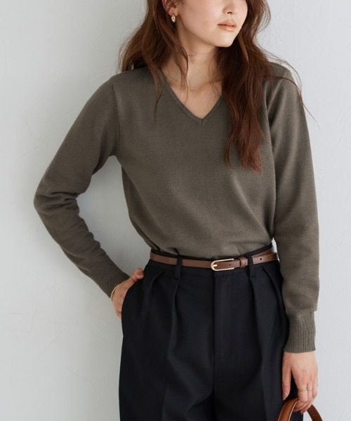 Pierrot(ピエロ)の「ネックが選べるプレミアムカシミヤタッチニット(ニット/セーター・レディース・ブラック/ベージュ/ブラウン/イエロー/オレンジ/ブルー/アイボリー/オートミール/ホワイト系その他/ブラック系その他/ブラウン系その他/ベージュ系その他/ブルー系その他/イエロー系その他/ピンク系その他/オレンジ系その他/ライトピンク/グレイッシュベージュ/ベージュ系その他2/ベージュ系その他3/ラベンダー/パープル系その他/ピンク系その他2/グレー系その他/ブルー系その他2/グリーン系その他2/ピンク/ライトグレー/ブルー系その他3/グリーン系その他/ブルー系その他5/ブルー系その他4/ミント/グリーン系その他3/レンガ/ブルー系その他6/ロイヤルブルー/ピンク系その他4/レッド系その他/ピンク系その他3/グリーン系その他4/ピンク系その他6/グリーン系その他5/ベージュ系その他4/ピンク系その他5/ネイビー/インディゴブルー/ブラウン系その他3/ブラウン系その他2/ブルー系その他7/ネイビー系/ブルー系/ライトブルー/チャコール/ブルー系1/グレー系その他2/ブルー系2/ピンク系2/ピンク系1/グリーン系/ピンク系4/ピンク系3/モカ/ブラウン系/グリーン系1/ベージュ系その他5/ベージュ系その他6・S/M/L/3L/LL)」の11枚目の写真