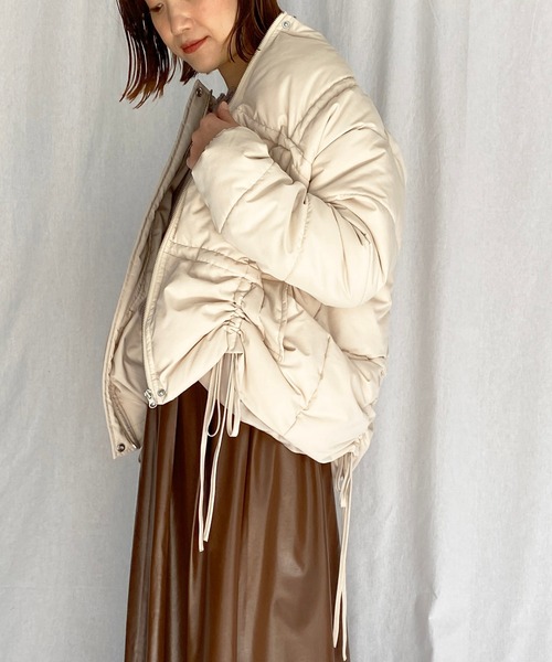 PICCIN(ピッチン)の「ギャザー中綿ジャケット(ブルゾン・レディース・ブラック/オフホワイト・M/L)」の2枚目の写真