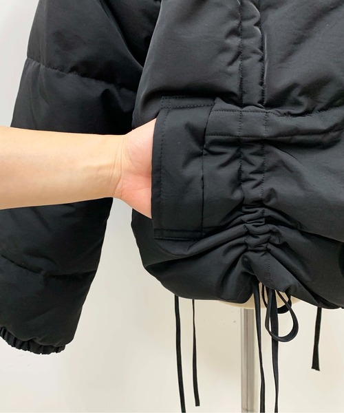PICCIN(ピッチン)の「ギャザー中綿ジャケット(ブルゾン・レディース・ブラック/オフホワイト・M/L)」の20枚目の写真