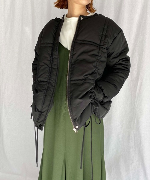 PICCIN(ピッチン)の「ギャザー中綿ジャケット(ブルゾン・レディース・ブラック/オフホワイト・M/L)」の3枚目の写真