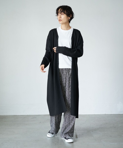 AMERICAN HOLIC（アメリカンホリック）の「フロントボタンロングカーディガン（カーディガン/ボレロ・レディース・ブラック/グレイッシュベージュ/DK.Gray・FREE）」の2枚目の写真