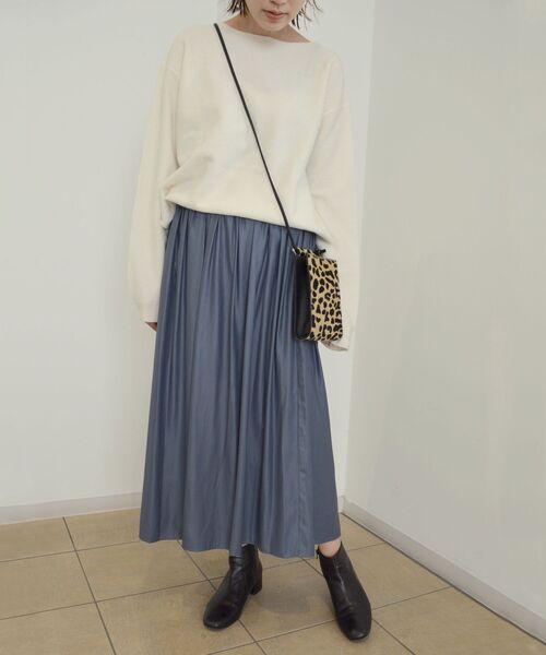 SHIPS（シップス）の「ウールサイドスリットプルオーバーニット（ニット/セーター・レディース・ベージュ/オフホワイト/ダークグレー・ONE SIZE）」の14枚目の写真