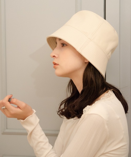 flowriri(フロウリリ)の「flowriri レザーバケットハット(ハット・レディース・アイボリー/ブラック・FREE)」の19枚目の写真