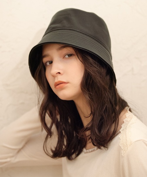 flowriri(フロウリリ)の「flowriri レザーバケットハット(ハット・レディース・アイボリー/ブラック・FREE)」の9枚目の写真