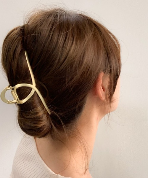 by muni:r（バイ ムニール）の「エレガントリボンヘアクリップ（バレッタ/ヘアクリップ・レディース・ゴールド/シルバー・ONE SIZE）」の4枚目の写真