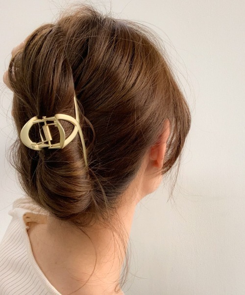 by muni:r（バイ ムニール）の「エレガントリボンヘアクリップ（バレッタ/ヘアクリップ・レディース・ゴールド/シルバー・ONE SIZE）」の5枚目の写真