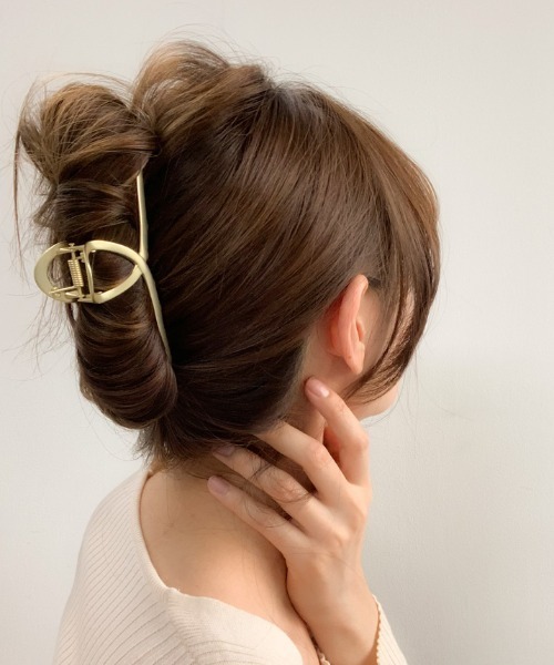by muni:r（バイ ムニール）の「エレガントリボンヘアクリップ（バレッタ/ヘアクリップ・レディース・ゴールド/シルバー・ONE SIZE）」の3枚目の写真