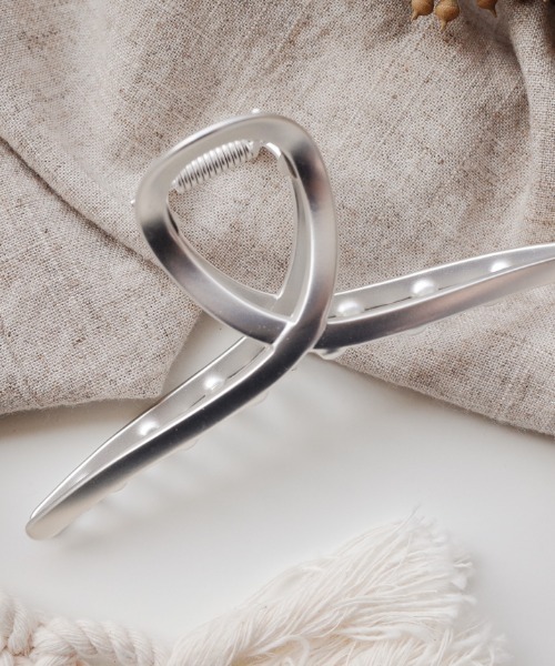 by muni:r（バイ ムニール）の「エレガントリボンヘアクリップ（バレッタ/ヘアクリップ・レディース・ゴールド/シルバー・ONE SIZE）」の10枚目の写真