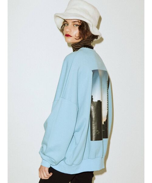 jouetie（ジュエティ）の「タートルレイヤードBIGプルオーバー（スウェット・レディース・オフホワイト/ブラック/ライトブルー・MEDIUM）」の9枚目の写真