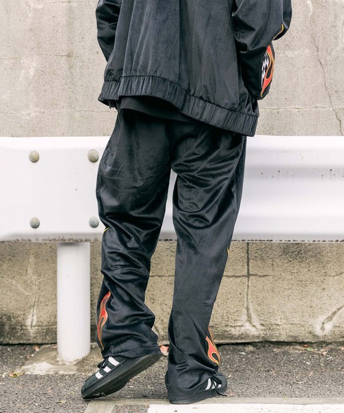 ADANS（アダンス）の「ADANS/アダンス YANKEE PANTS ベロア イージートラックパンツ(セットアップ対応)（その他パンツ・メンズ・ブラック・S/M）」の2枚目の写真