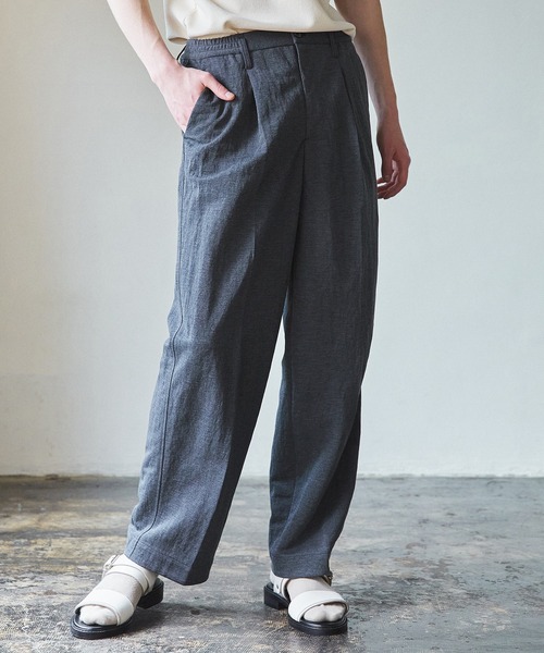 UNITED TOKYO（ユナイテッドトウキョウ）の「ジャージーワンタックワイドパンツ（スラックス・メンズ・グレイッシュベージュ/グレー・1/2/3）」の2枚目の写真