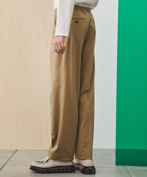 UNITED TOKYO（ユナイテッドトウキョウ）の「ジャージーワンタックワイドパンツ（スラックス・メンズ・グレイッシュベージュ/グレー・1/2/3）」の4枚目の写真
