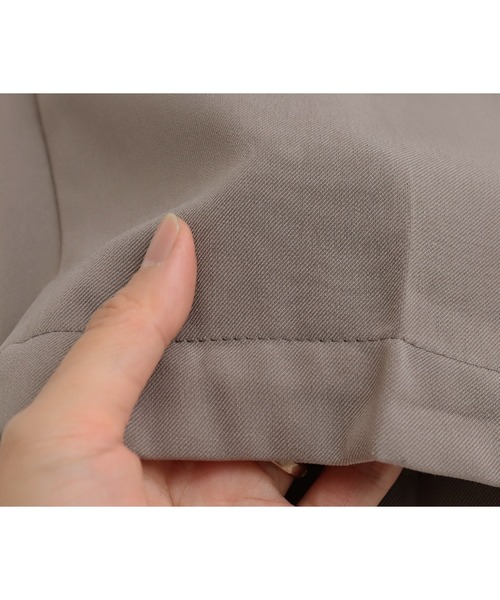 reca（レカ）の「ダブルタックセンタープレススラックスパンツ（スラックス・レディース・グレイッシュベージュ/ブラック/ライトベージュ・L/M）」の6枚目の写真