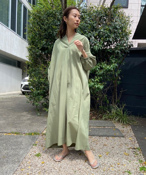 AZUL ENCANTO（アズールエンカント）の「バンドカラー袖ボリュームワンピース（ワンピース・レディース・ベージュ/パープル/ブラウン/カーキ/イエロー系その他・FREE）」の3枚目の写真