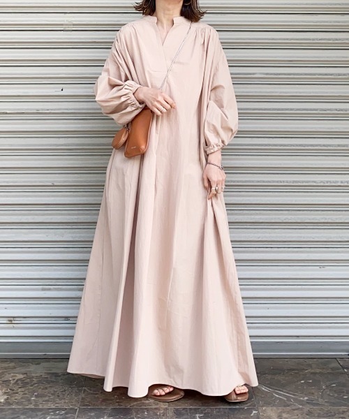 AZUL ENCANTO（アズールエンカント）の「バンドカラー袖ボリュームワンピース（ワンピース・レディース・ベージュ/パープル/ブラウン/カーキ/イエロー系その他・FREE）」の6枚目の写真