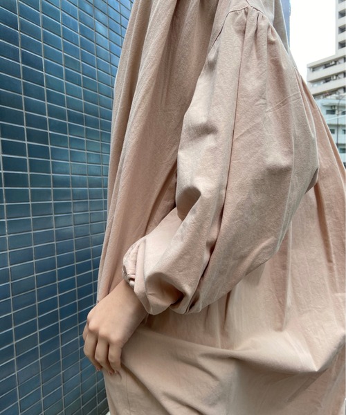 AZUL ENCANTO（アズールエンカント）の「バンドカラー袖ボリュームワンピース（ワンピース・レディース・ベージュ/パープル/ブラウン/カーキ/イエロー系その他・FREE）」の16枚目の写真