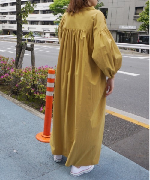 AZUL ENCANTO（アズールエンカント）の「バンドカラー袖ボリュームワンピース（ワンピース・レディース・ベージュ/パープル/ブラウン/カーキ/イエロー系その他・FREE）」の7枚目の写真