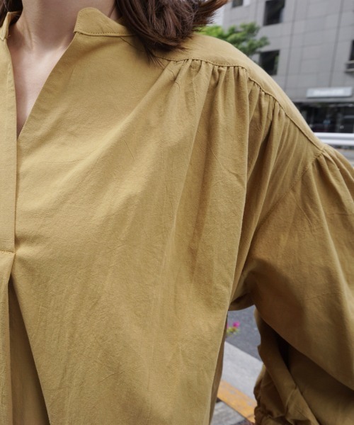 AZUL ENCANTO（アズールエンカント）の「バンドカラー袖ボリュームワンピース（ワンピース・レディース・ベージュ/パープル/ブラウン/カーキ/イエロー系その他・FREE）」の14枚目の写真