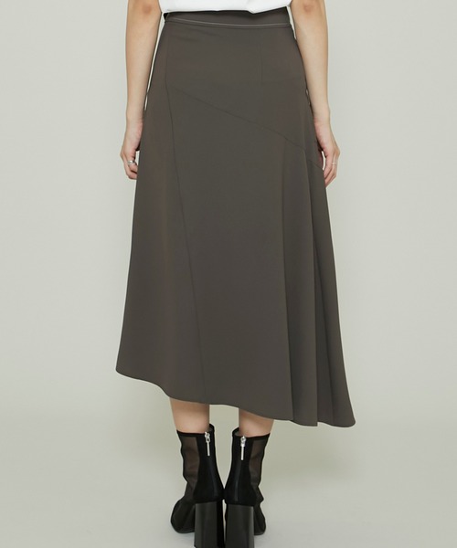 FEMMENT（ファモン）の「【FEMMENT(ファモン)】別注バックサテンストレッチスカート（スカート・レディース・ブラック/ブラウン/ブルー・1/2）」の12枚目の写真