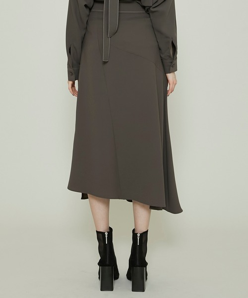 FEMMENT（ファモン）の「【FEMMENT(ファモン)】別注バックサテンストレッチスカート（スカート・レディース・ブラック/ブラウン/ブルー・1/2）」の16枚目の写真