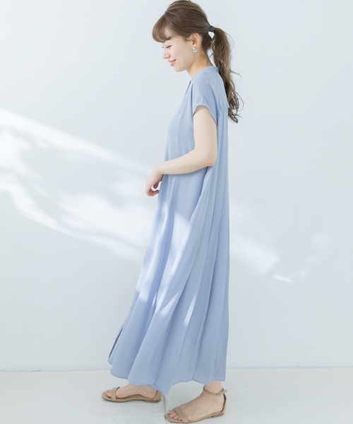URBAN RESEARCH Sonny Label(アーバンリサーチサニーレーベル)の「【WEB限定】バックプリーツフレンチワンピース(ワンピース・レディース・グレー系その他/ブルー系その他/ライトグレー・FREE)」の13枚目の写真