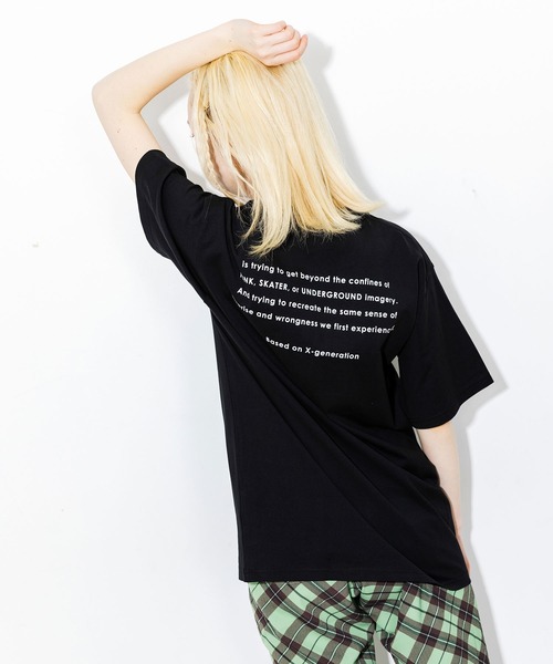 X-girl（エックスガール）の「OUTLINE MILLS LOGO S/S TEE（Tシャツ/カットソー・レディース・オレンジ/ブラック/グリーン/パープル・M/XL/S/L）」の9枚目の写真