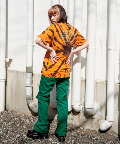 X-girl（エックスガール）の「OUTLINE MILLS LOGO S/S TEE（Tシャツ/カットソー・レディース・オレンジ/ブラック/グリーン/パープル・M/XL/S/L）」の18枚目の写真