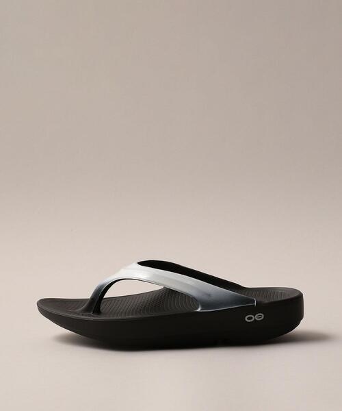 OOFOS（ウーフォス）の「【WEB限定】＜OOFOS(ウーフォス)＞ oolala（サンダル・レディース・ダークグレー/ブラック/ベージュ/ホワイト・23cm/24cm/25cm）」の9枚目の写真