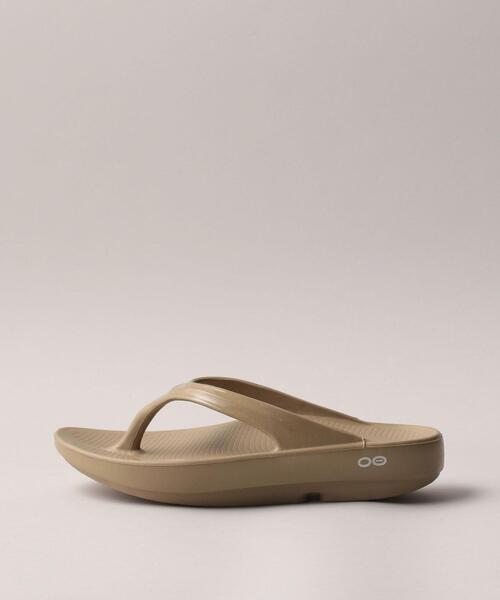 OOFOS（ウーフォス）の「【WEB限定】＜OOFOS(ウーフォス)＞ oolala（サンダル・レディース・ダークグレー/ブラック/ベージュ/ホワイト・23cm/24cm/25cm）」の11枚目の写真