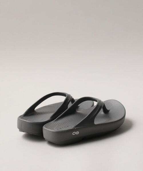 OOFOS（ウーフォス）の「【WEB限定】＜OOFOS(ウーフォス)＞ oolala（サンダル・レディース・ダークグレー/ブラック/ベージュ/ホワイト・23cm/24cm/25cm）」の13枚目の写真