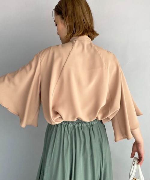 PICCIN(ピッチン)の「パールボタン2wayボウタイブラウス(シャツ/ブラウス・レディース・ブラック/ベージュ・M)」の5枚目の写真