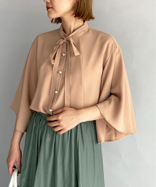 PICCIN(ピッチン)の「パールボタン2wayボウタイブラウス(シャツ/ブラウス・レディース・ブラック/ベージュ・M)」の6枚目の写真