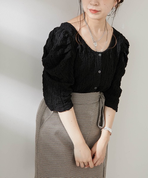 Chico（チコ）の「ジャガードパワショルトップス（Tシャツ/カットソー・レディース・ホワイト/ブラック/パープル/ピンク・FREE）」の3枚目の写真