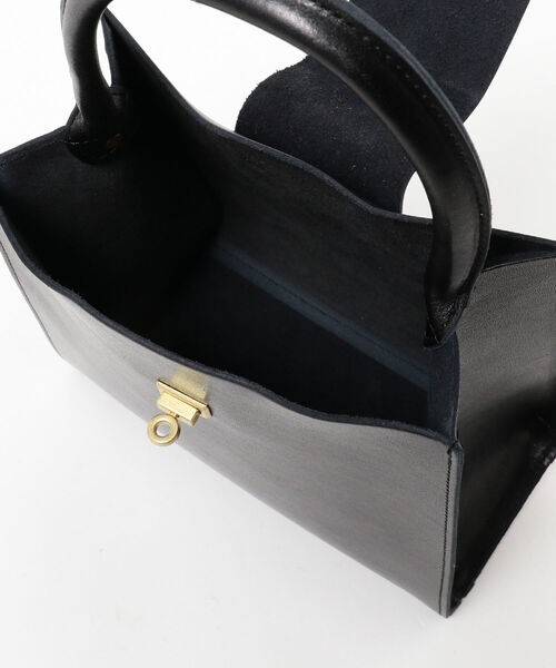 Ray BEAMS(レイビームス)の「Ray BEAMS / メタル ツイスト バッグ(トートバッグ・レディース・ブラック/ワイン・ONE SIZE)」の10枚目の写真